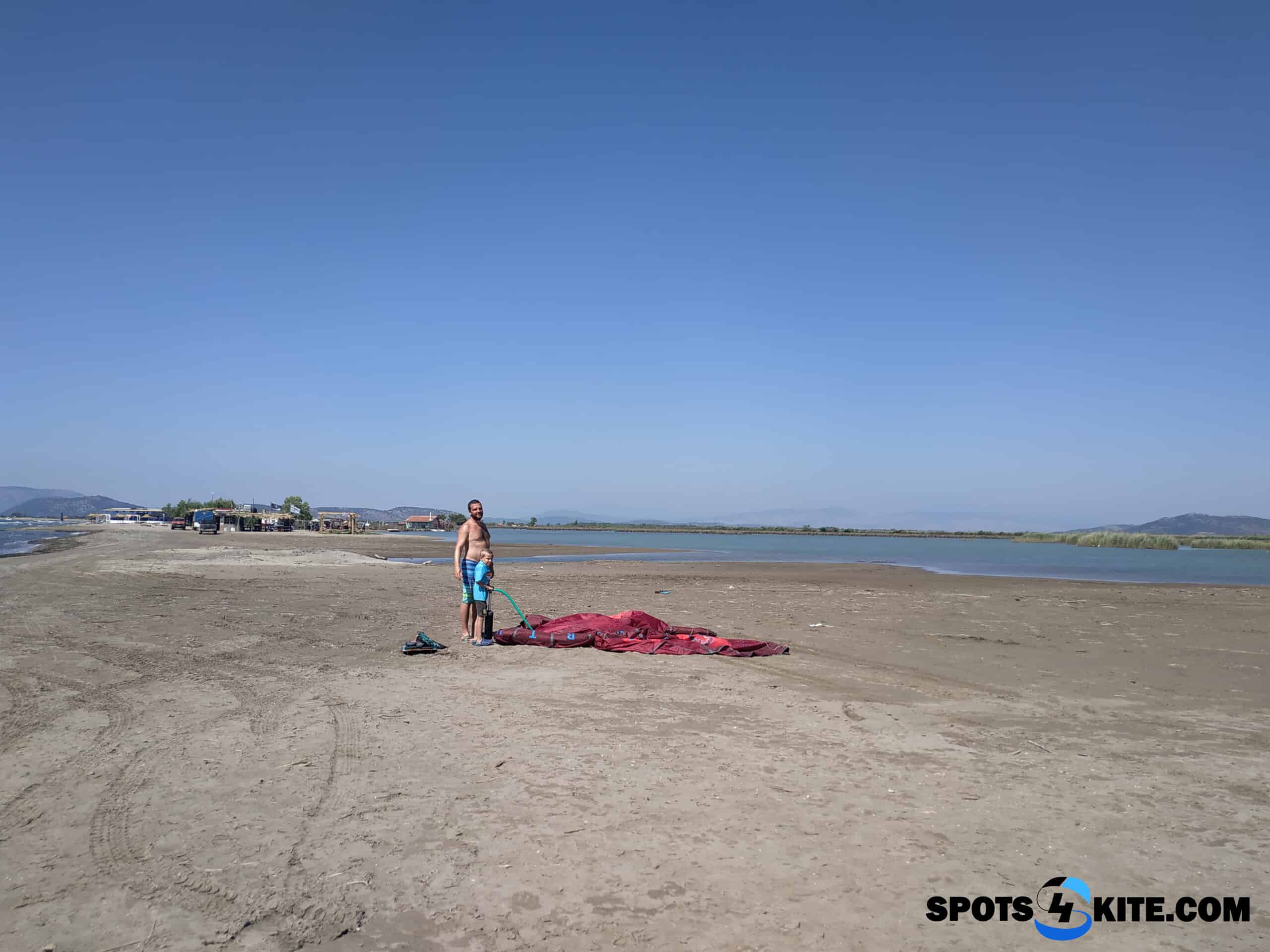 kitesurfing-at-tsimari-dioni-beach-flatland-part-1-spots4kite